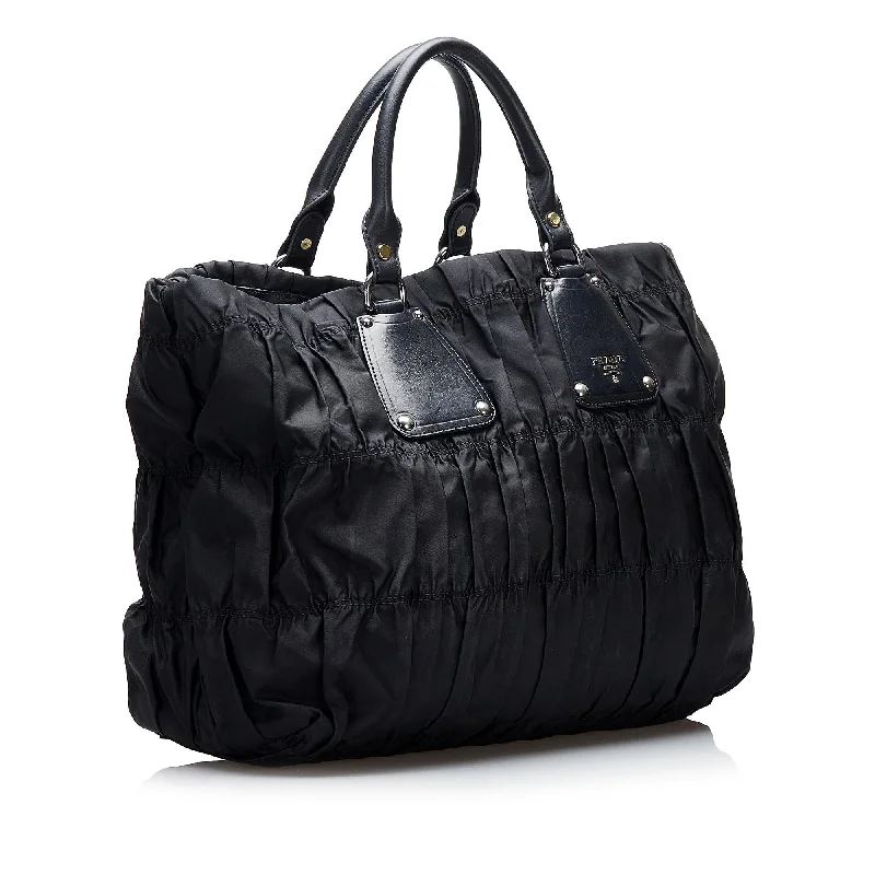 Ladies Prada handbags with a detachable wallet inside for added conveniencePrada Tessuto Gaufre Tote (SHG-PsvFcc)