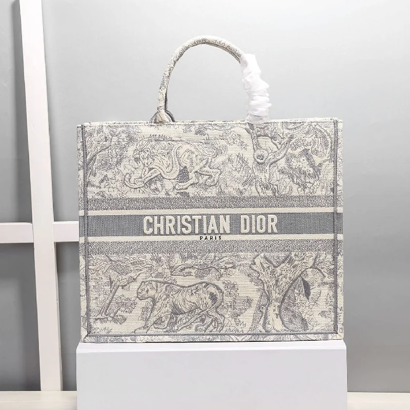 Christian Dior bags with a detachable coin purse insideChristian Dior MeChristian Diorum Book Tote Bag